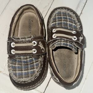 12/24m Robeez plaid boat shoes brown with blue used but good condition